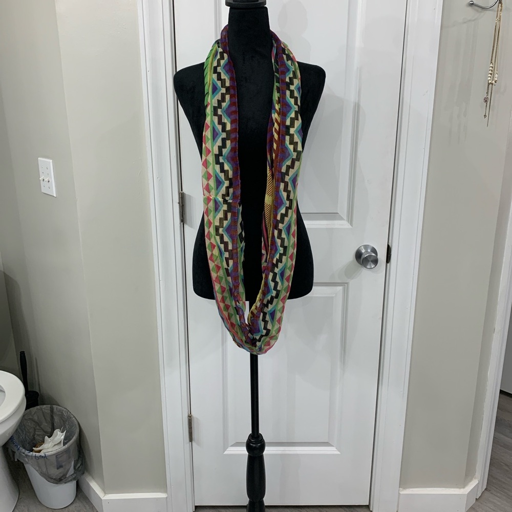 Colorful Geometric Pattern Scarf - Picture 3 of 7